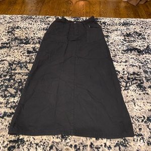 Woolrich skirt black size 8 longer skirt